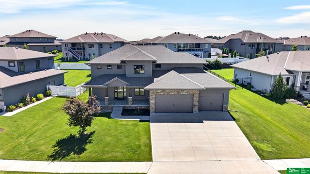 10009 S 106 Street, Papillion, NE 68046