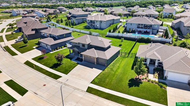10009 S 106 Street, Papillion, NE 68046
