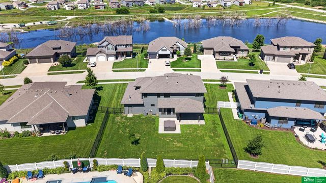 10009 S 106 Street, Papillion, NE 68046