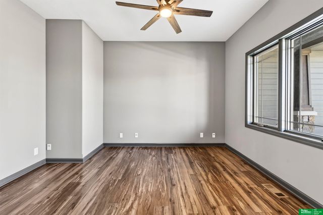 10009 S 106 Street, Papillion, NE 68046