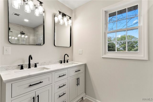 1148 Independence, Tuscaloosa, AL 35406