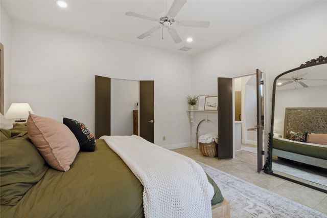 1833 Southpark Drive, Arlington, TX 76013