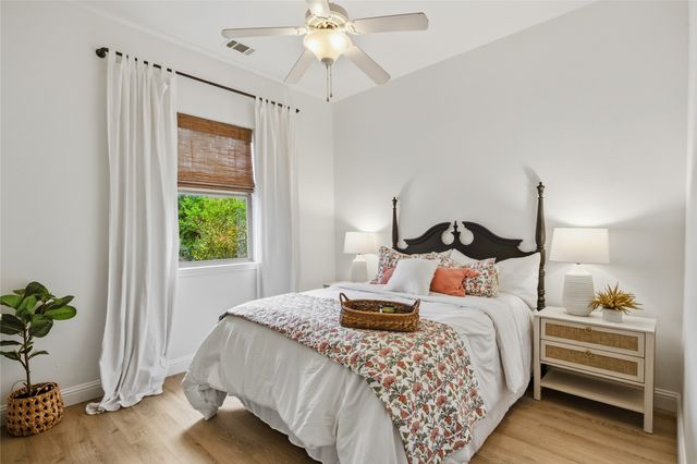 1833 Southpark Drive, Arlington, TX 76013