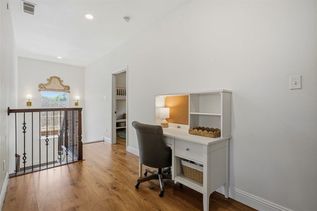 1833 Southpark Drive, Arlington, TX 76013