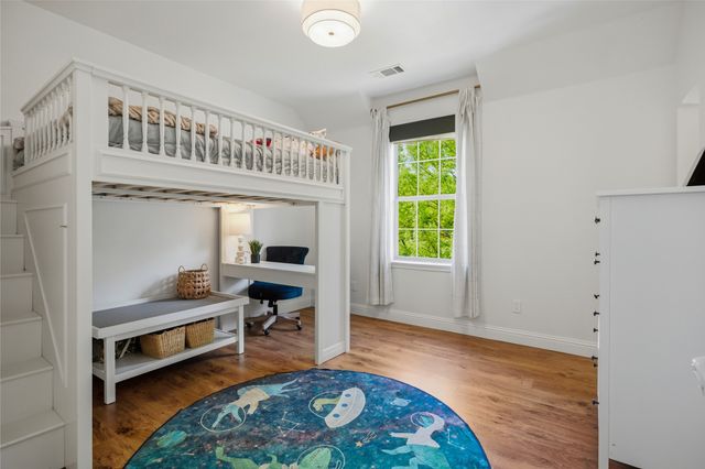 1833 Southpark Drive, Arlington, TX 76013