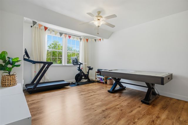 1833 Southpark Drive, Arlington, TX 76013