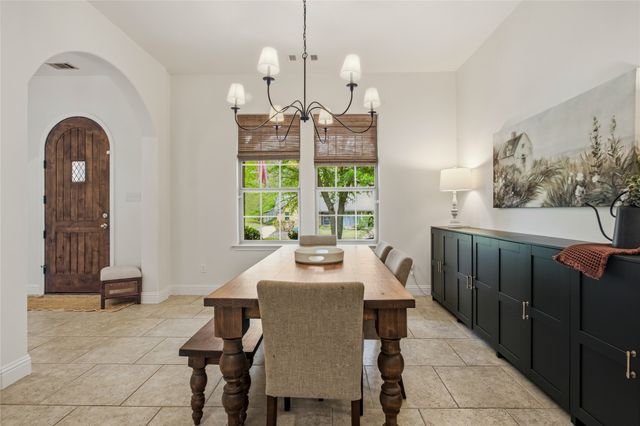 1833 Southpark Drive, Arlington, TX 76013