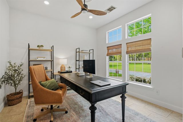 1833 Southpark Drive, Arlington, TX 76013