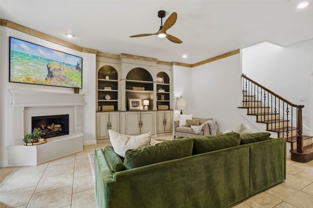 1833 Southpark Drive, Arlington, TX 76013