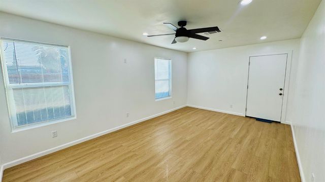 801 S Oleander Avenue, Bakersfield, CA 93304