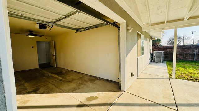 801 S Oleander Avenue, Bakersfield, CA 93304