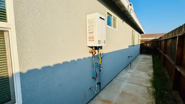 801 S Oleander Avenue, Bakersfield, CA 93304