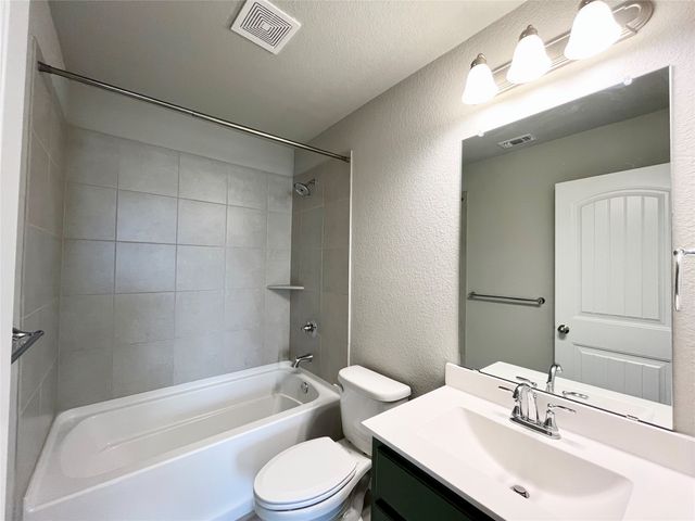 928 Madeline Lane, Cleburne, TX 76033