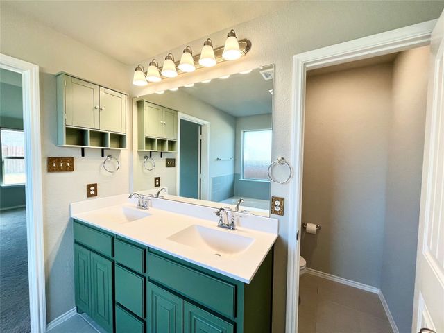 928 Madeline Lane, Cleburne, TX 76033