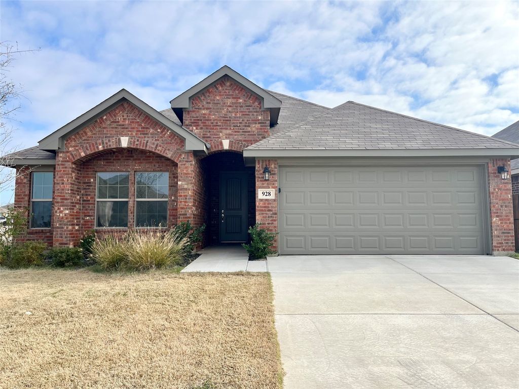 928 Madeline Lane, Cleburne, TX 76033