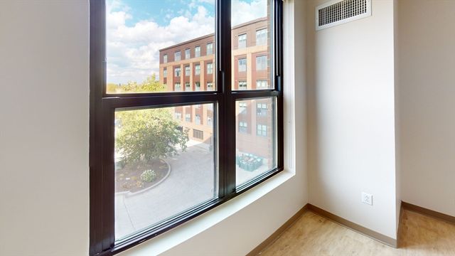 225 Centre 621, Boston, MA 02119