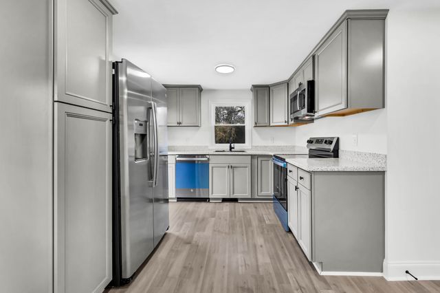 803 Old Woodmont Blvd, Clarksville, TN 37040