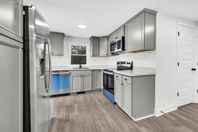 803 Old Woodmont Blvd, Clarksville, TN 37040