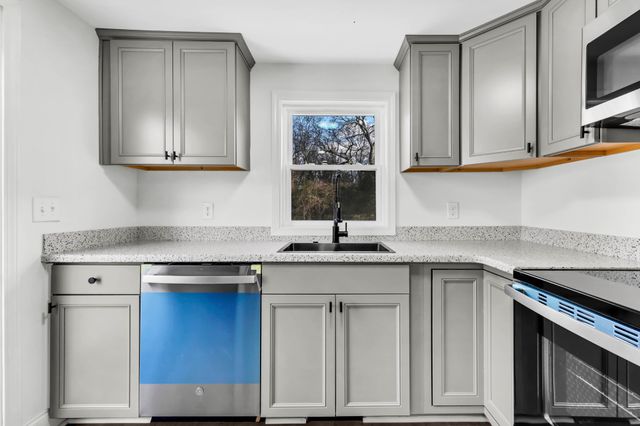 803 Old Woodmont Blvd, Clarksville, TN 37040