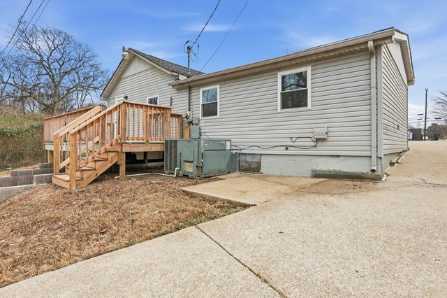 803 Old Woodmont Blvd, Clarksville, TN 37040