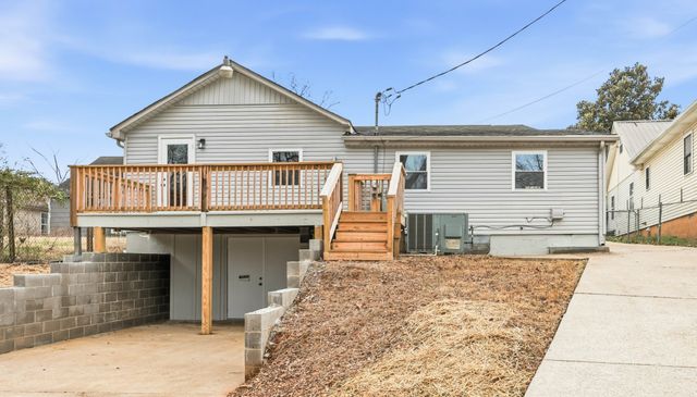 803 Old Woodmont Blvd, Clarksville, TN 37040