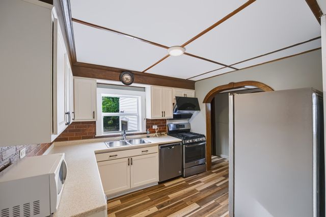 22 Ruggles St, Quincy, MA 02169