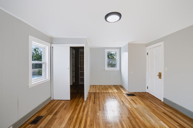 22 Ruggles St, Quincy, MA 02169