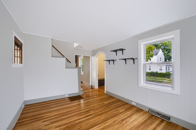 22 Ruggles St, Quincy, MA 02169