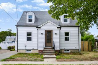 22 Ruggles St, Quincy, MA 02169