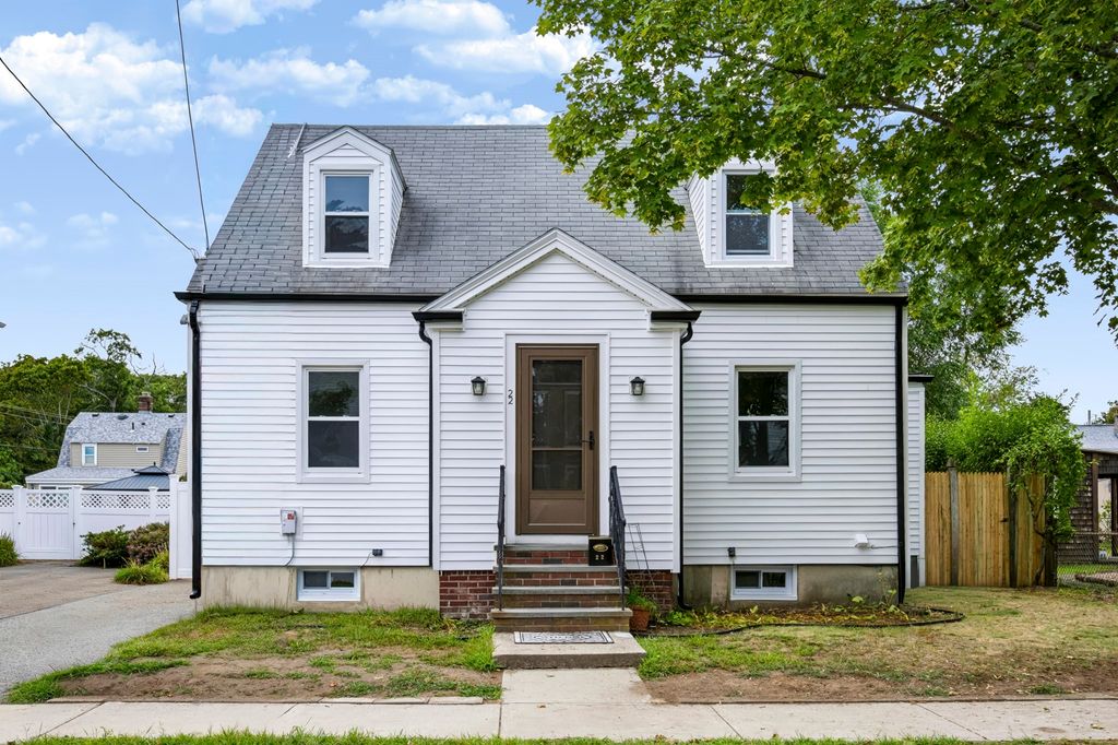 22 Ruggles St, Quincy, MA 02169