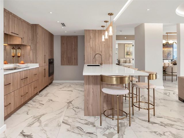 9 Island Ave 2104, Miami Beach, FL 33139