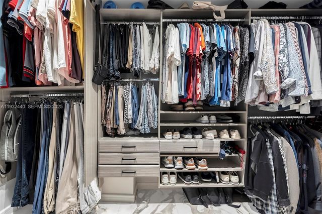 9 Island Ave 2104, Miami Beach, FL 33139