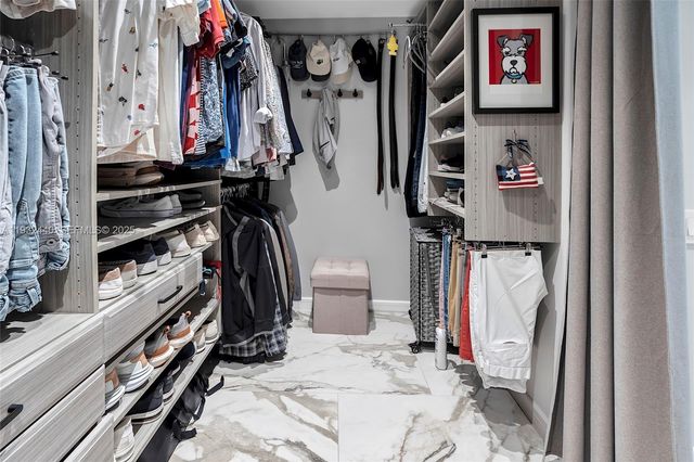 9 Island Ave 2104, Miami Beach, FL 33139