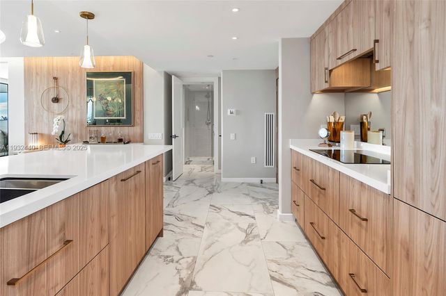 9 Island Ave 2104, Miami Beach, FL 33139