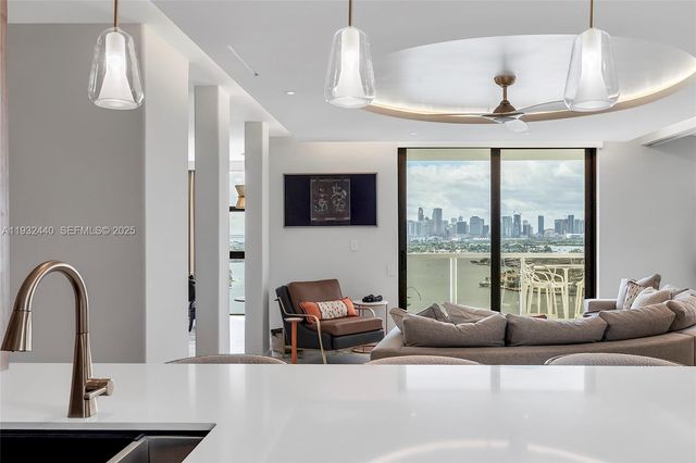 9 Island Ave 2104, Miami Beach, FL 33139