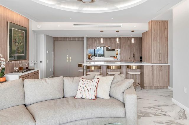 9 Island Ave 2104, Miami Beach, FL 33139