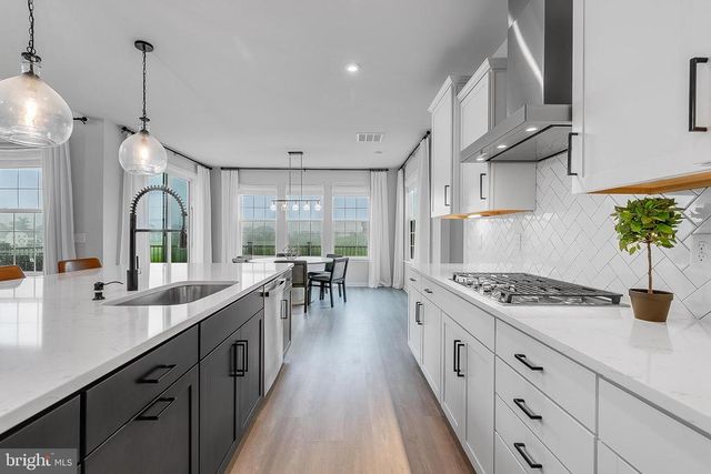 10115 PREMIER ST, Fredericksburg, VA 22408