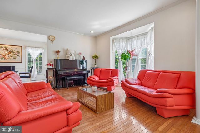 2 CHAMBERLIN CT, Cranbury, NJ 08512