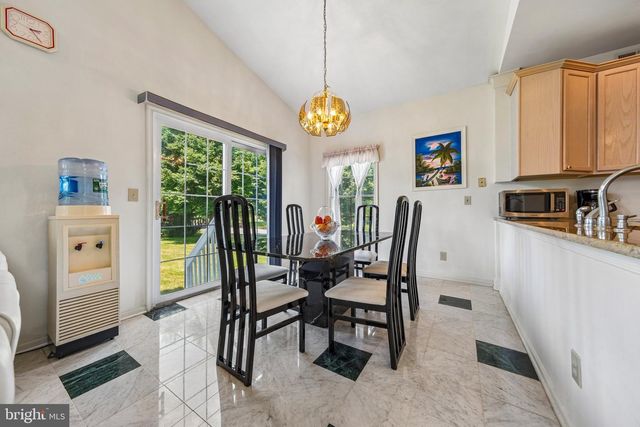 2 CHAMBERLIN CT, Cranbury, NJ 08512