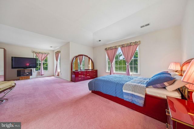 2 CHAMBERLIN CT, Cranbury, NJ 08512
