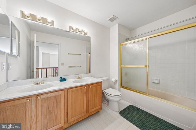 2 CHAMBERLIN CT, Cranbury, NJ 08512