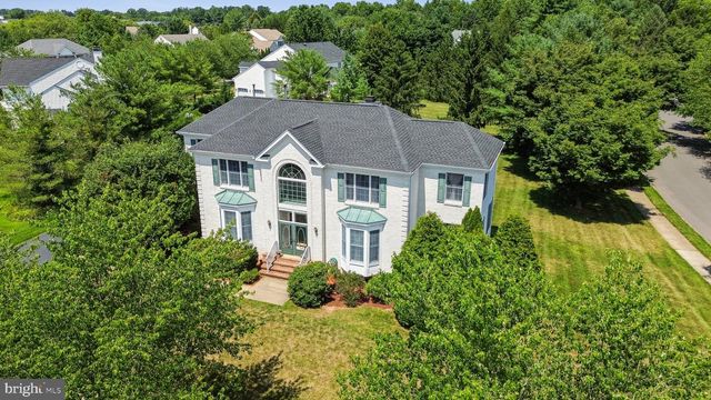2 CHAMBERLIN CT, Cranbury, NJ 08512