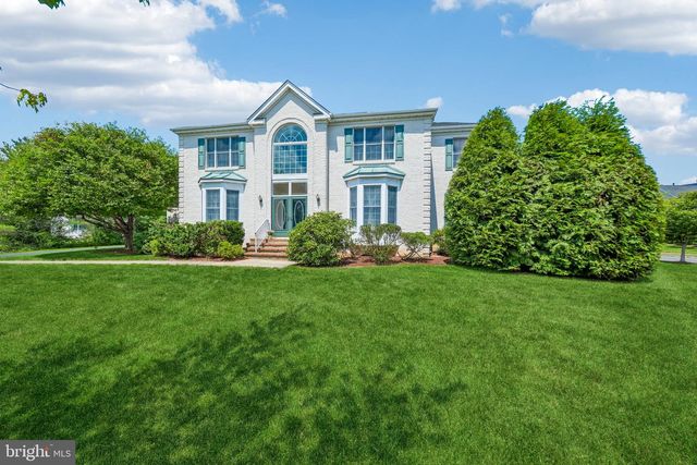 2 CHAMBERLIN CT, Cranbury, NJ 08512