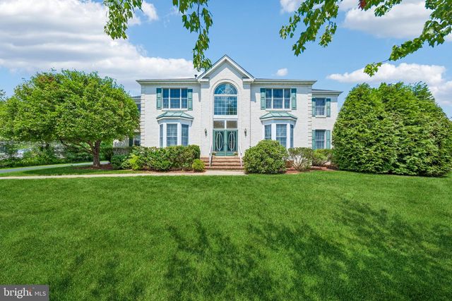 2 CHAMBERLIN CT, Cranbury, NJ 08512