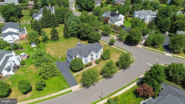2 CHAMBERLIN CT, Cranbury, NJ 08512