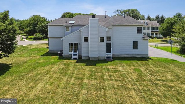 2 CHAMBERLIN CT, Cranbury, NJ 08512