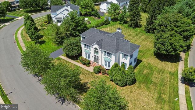 2 CHAMBERLIN CT, Cranbury, NJ 08512