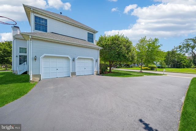 2 CHAMBERLIN CT, Cranbury, NJ 08512