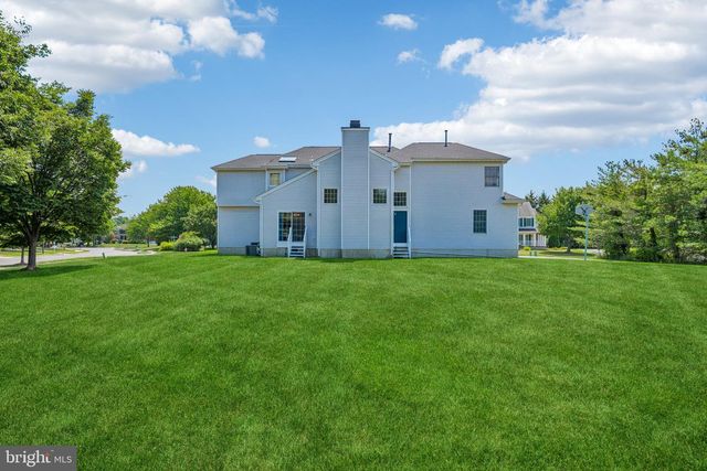 2 CHAMBERLIN CT, Cranbury, NJ 08512