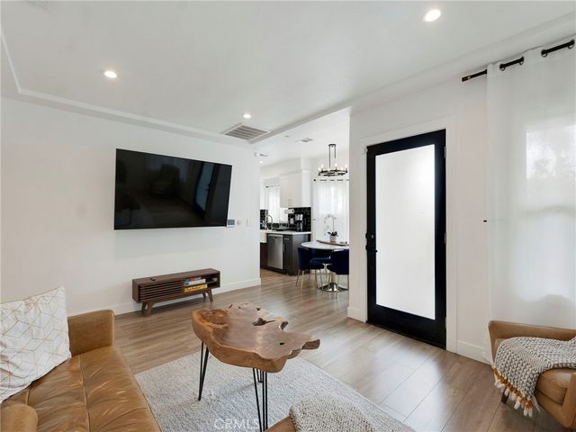 1021 E 65th Street, Inglewood, CA 90302